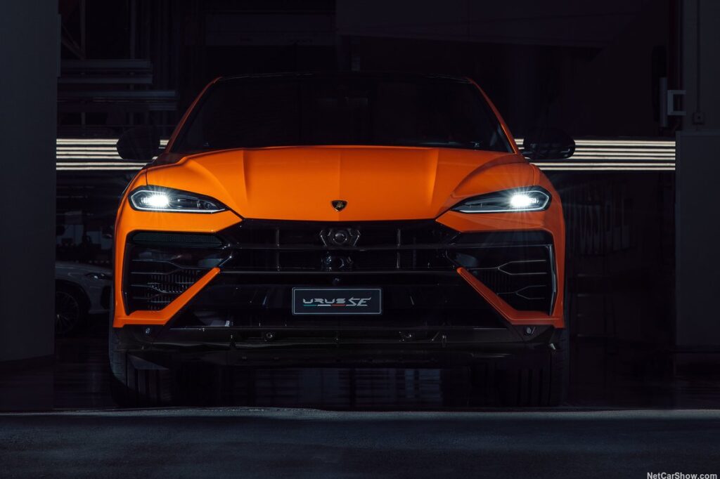Electric Orange Lamborghini Urus SE