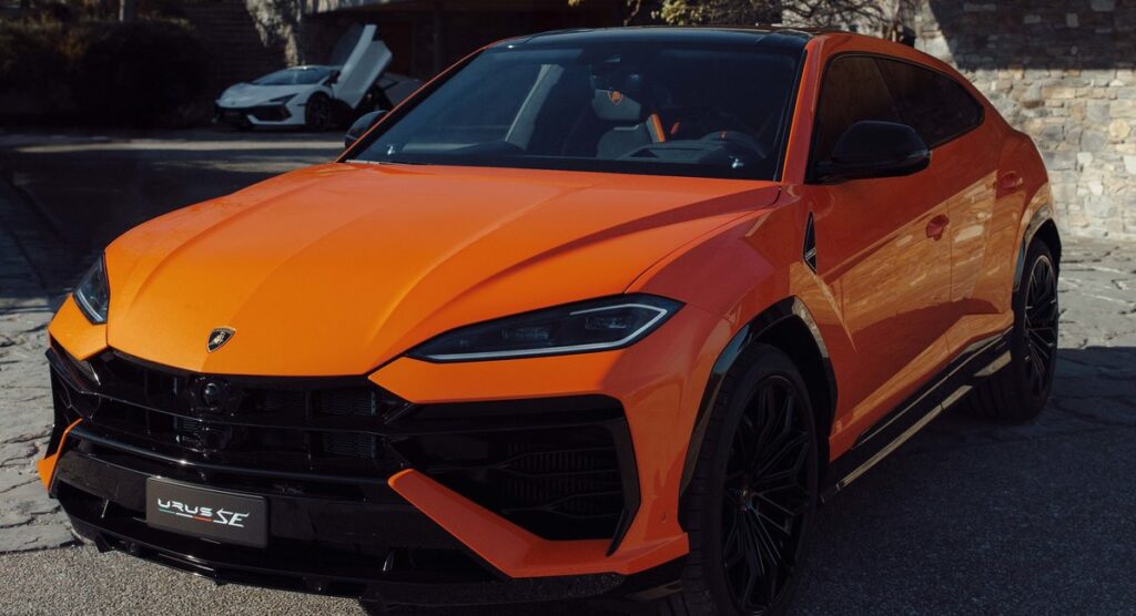 2025 Lamborghini Urus SE