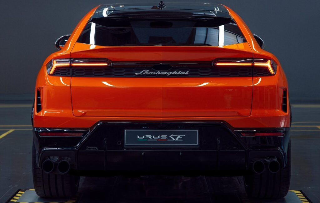 2025 Lamborghini Urus SE